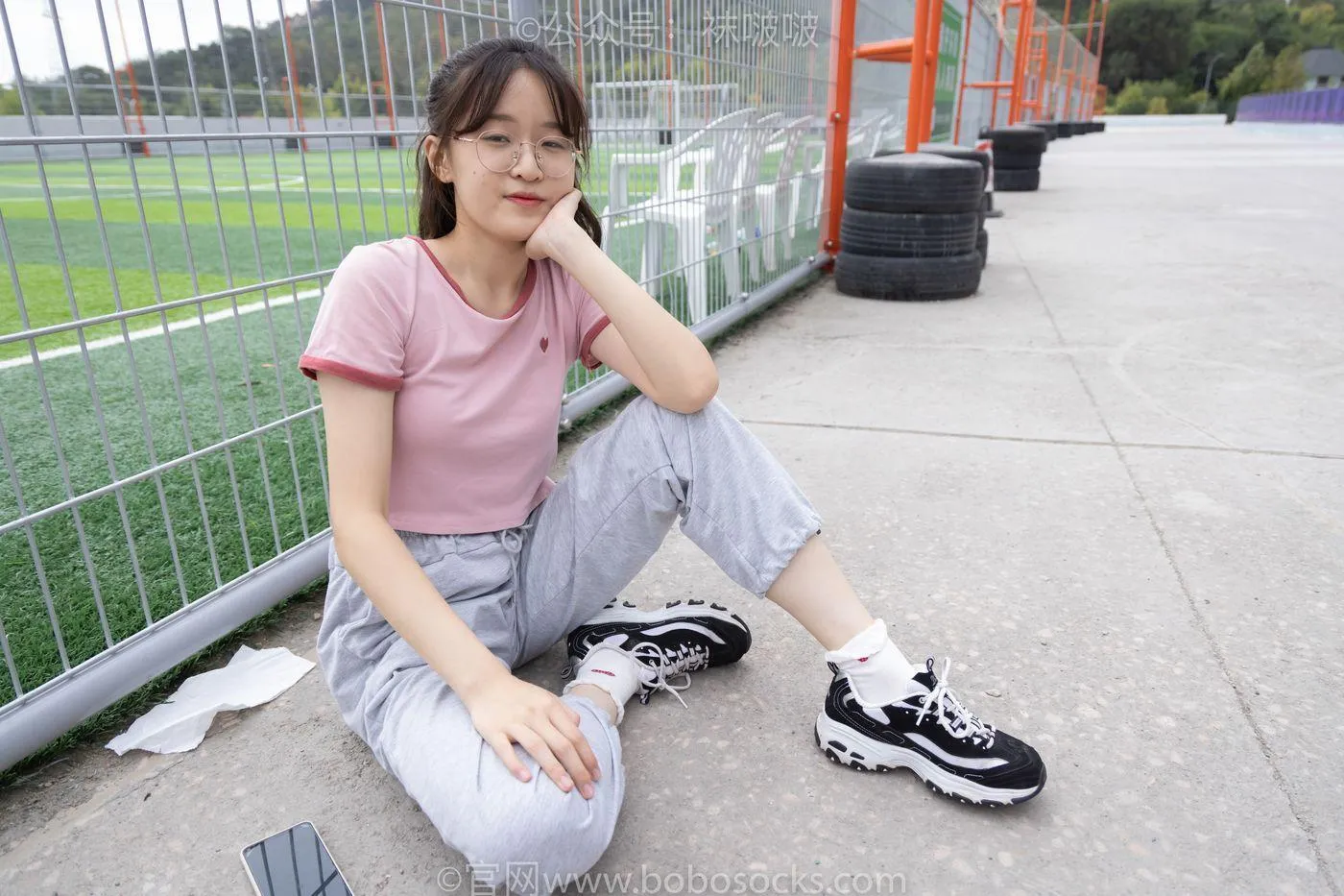 [BoBoSocks袜啵啵]NO.016 熊熊-斯凯奇运动鞋、棉袜（踩脏）、裸足 [147P]插图4